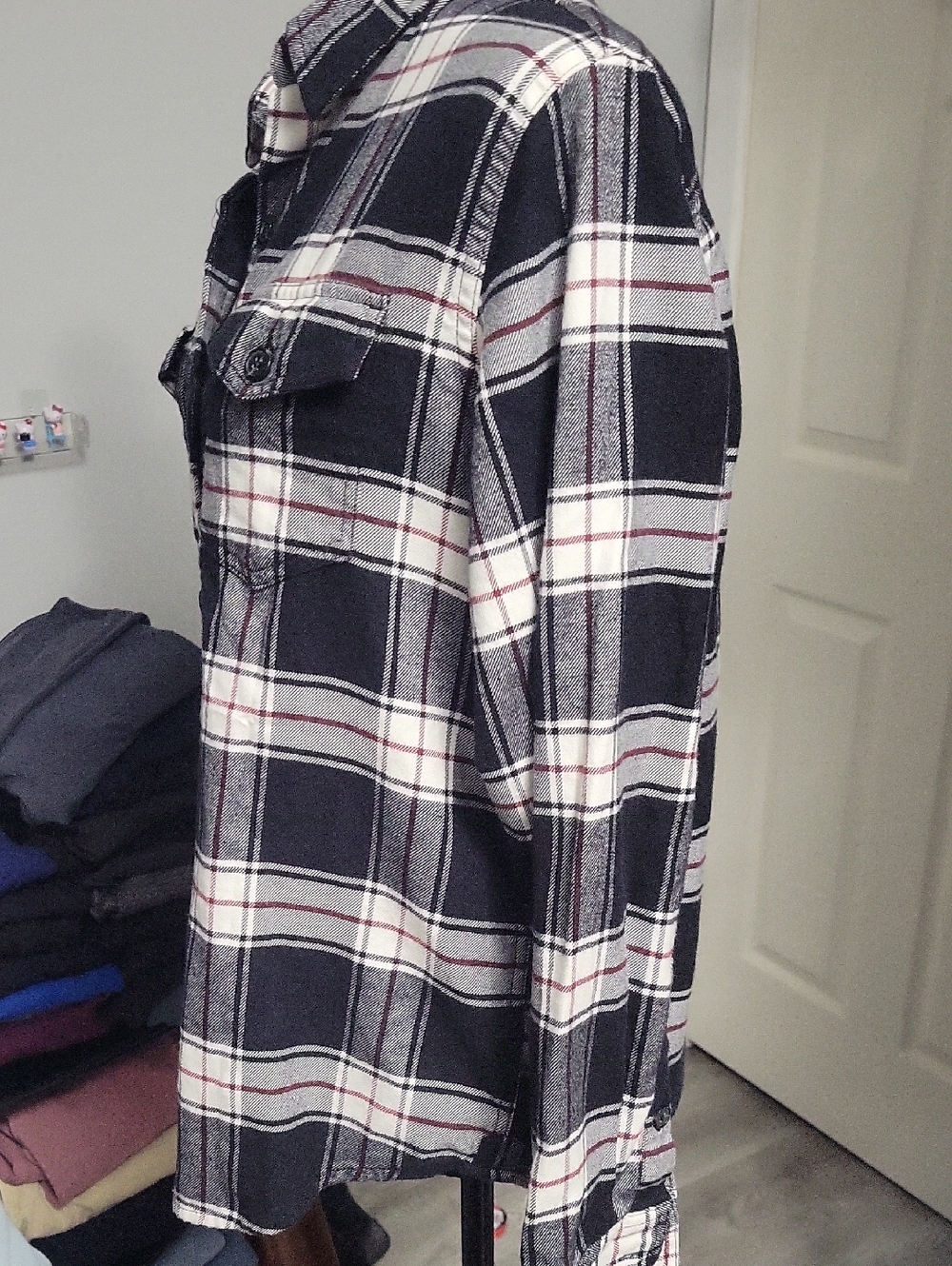 Tilley Medium Button Up Black/White/Red Plaid Top - Picture 2 of 6